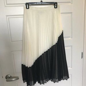 Banana Republic pleated Midi skirt